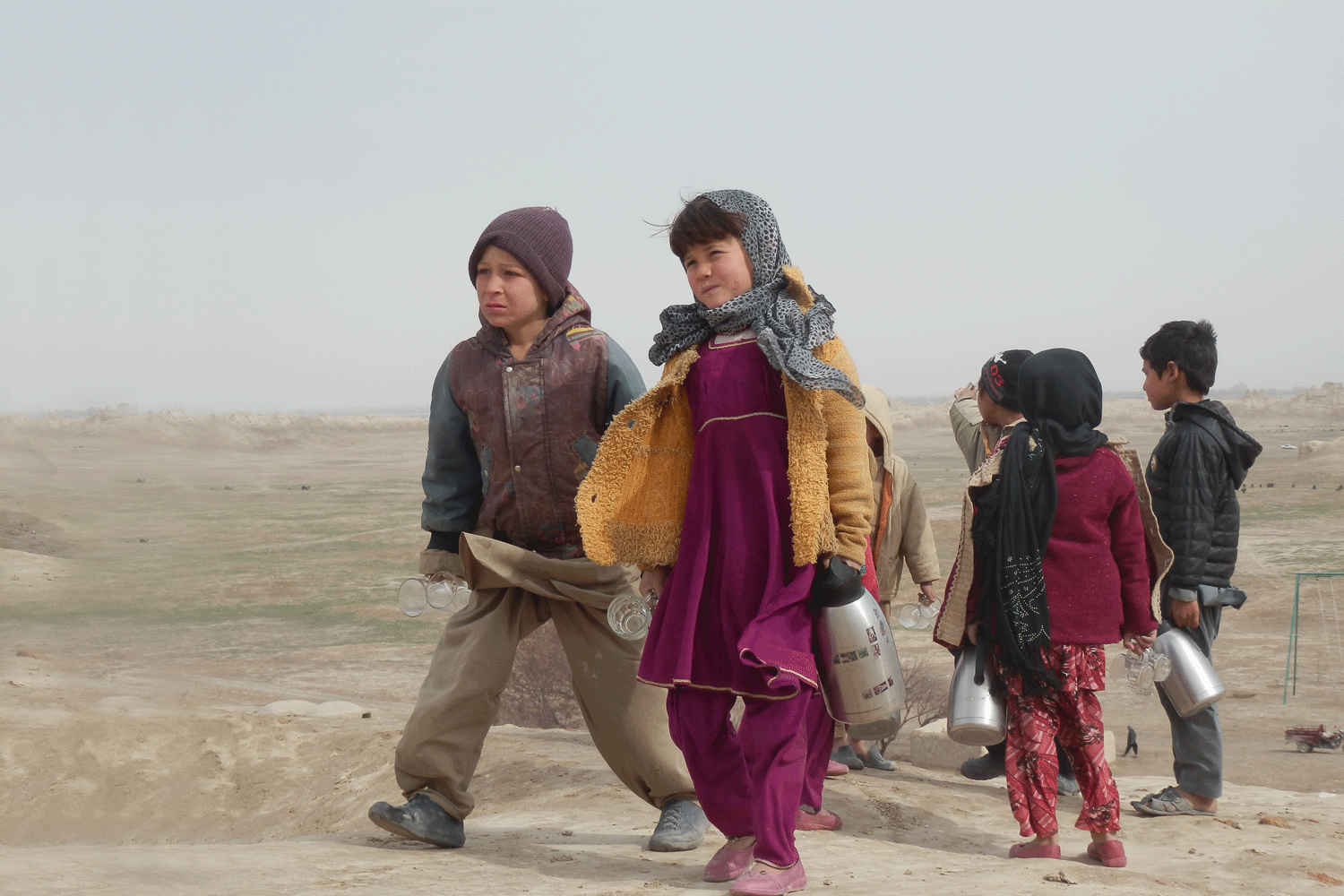 Afghanistan: Kinder draußen
